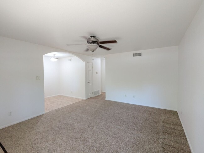 4701 Amber Ln in Sacramento, CA - Building Photo - Building Photo