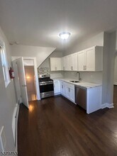 27 Llewellyn Ave in Bloomfield, NJ - Building Photo - Building Photo