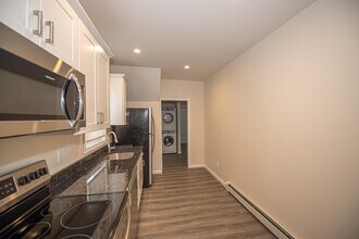 32 Linden Ave in Floral Park, NY - Foto de edificio - Building Photo