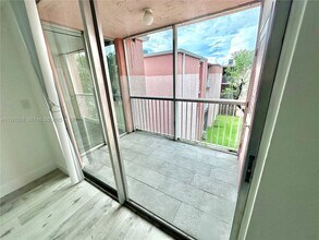 19751 SW 114th Ave in Miami, FL - Building Photo - Building Photo