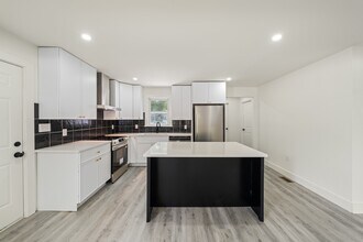 2624 Woodbine Ave in Knoxville, TN - Building Photo - Building Photo