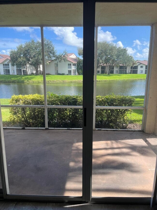 6104 Glenmoor Dr in West Palm Beach, FL - Building Photo - Building Photo
