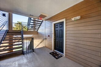 13810 Sutton Park Dr N in Jacksonville, FL - Foto de edificio - Building Photo