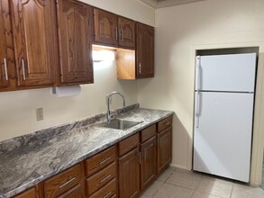 424 E South St in Grand Island, NE - Foto de edificio - Building Photo