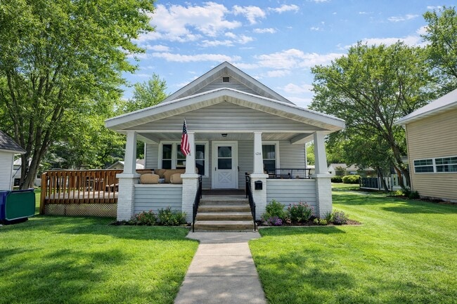 property at 126 N 4th Ave