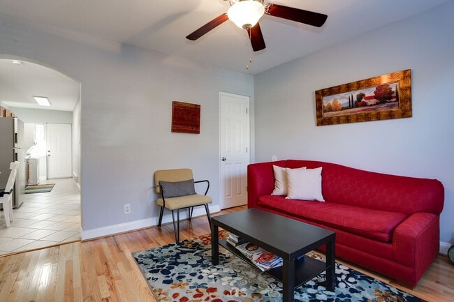 1719 H St NE, Unit 1 in Washington, DC - Foto de edificio - Building Photo