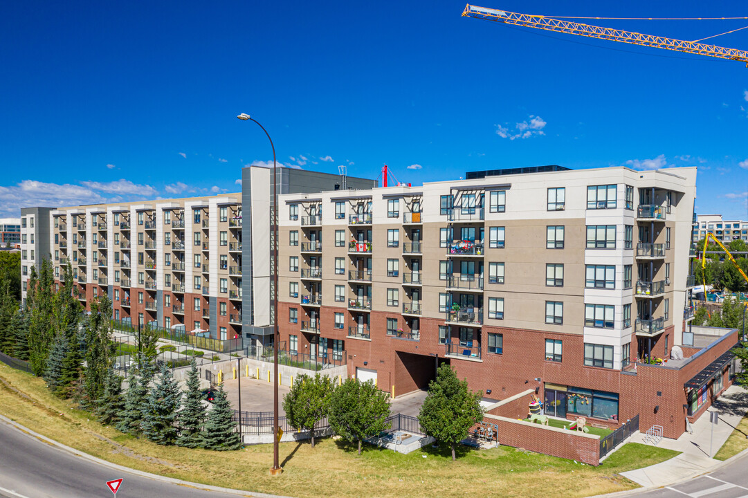 McPherson Place in Calgary, AB - Building Photo