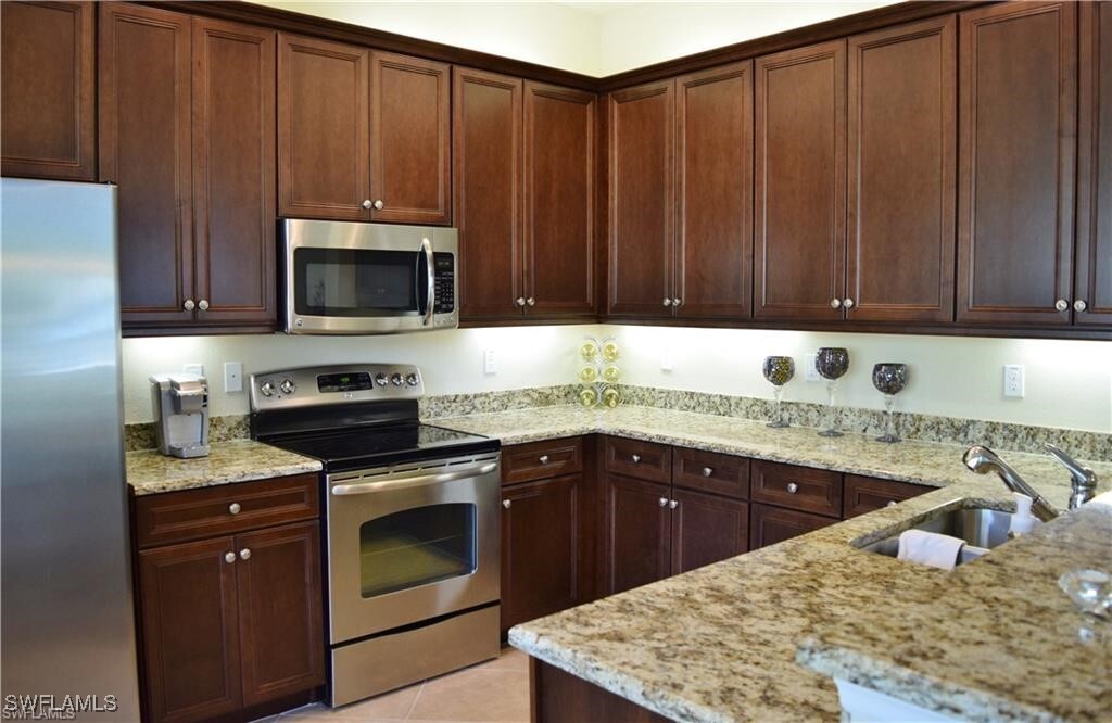 6522 Monterey Point-Unit -104 in Naples, FL - Foto de edificio