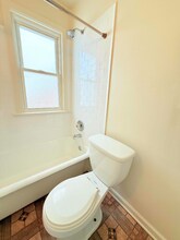 9353 Kentucky St, Unit Upper in Detroit, MI - Building Photo - Building Photo