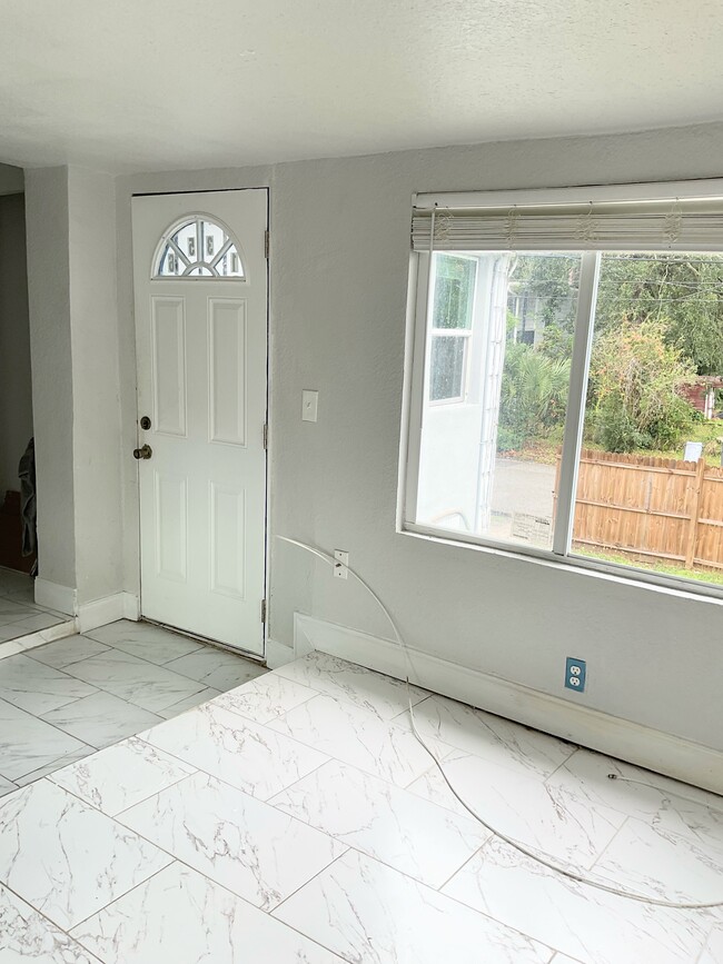 1354 W 24th St in Jacksonville, FL - Building Photo - Building Photo