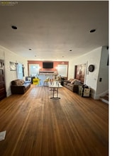 27 Orkney Rd, Unit 2 in Boston, MA - Foto de edificio - Building Photo