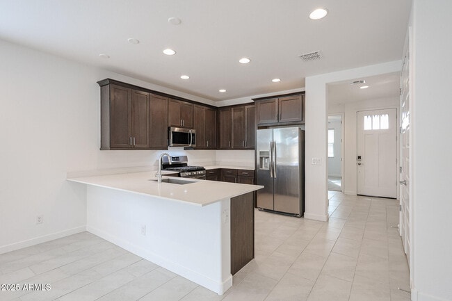 2068 W Sierra Sunset Trail in Phoenix, AZ - Building Photo - Building Photo