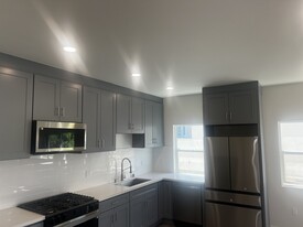 1031 Ocean Park Blvd, Unit 7 Apartments