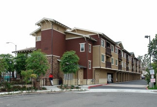 Diamond Aisle Apartments in Anaheim, CA - Building Photo - Building Photo