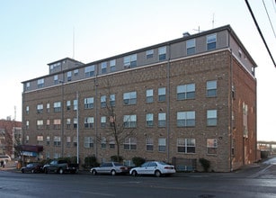 Roosevelt Tower Apartments in Tacoma, WA - Foto de edificio - Building Photo