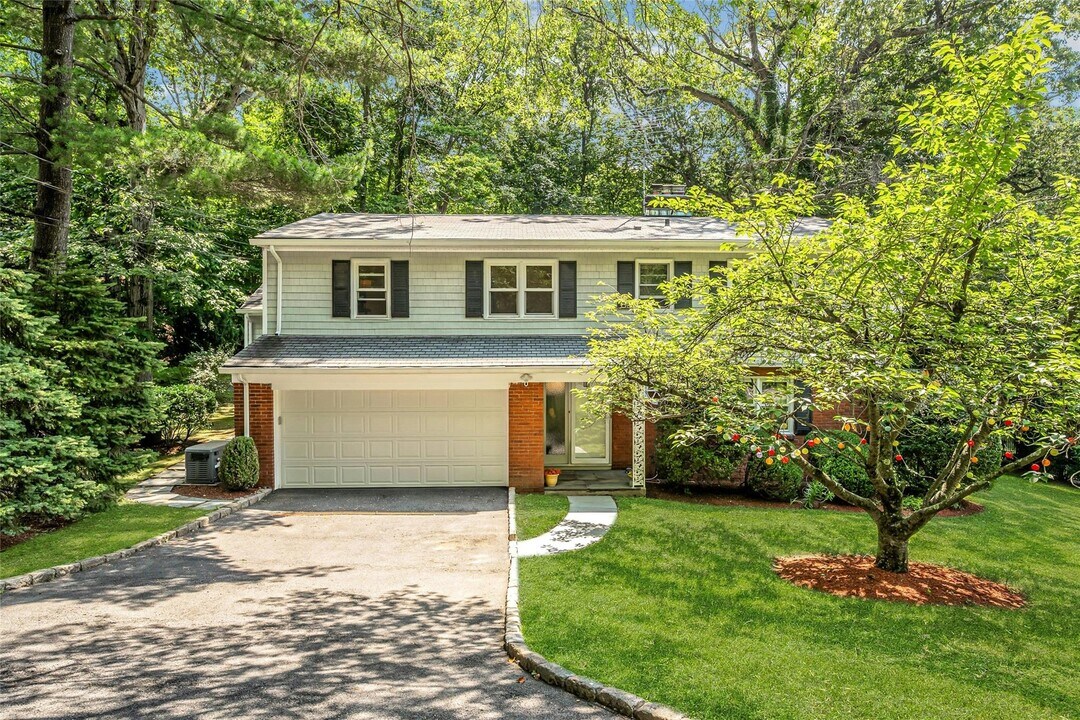 9 Country Rd in Mamaroneck, NY - Building Photo