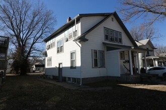 527 Moro St in Manhattan, KS - Building Photo - Building Photo