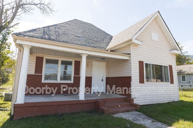 property at 902 W 38th St