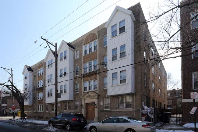 Camelot Apartments in Philadelphia, PA - Foto de edificio - Building Photo