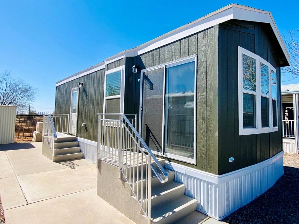 9985 N Pinal Ave in Casa Grande, AZ - Building Photo