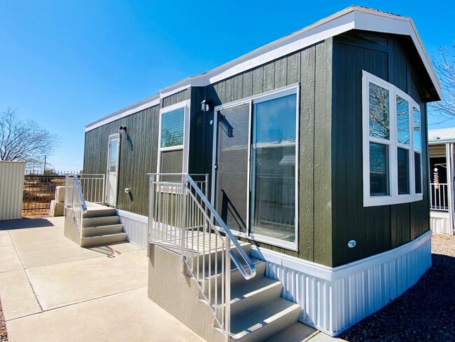property at 9985 N Pinal Ave