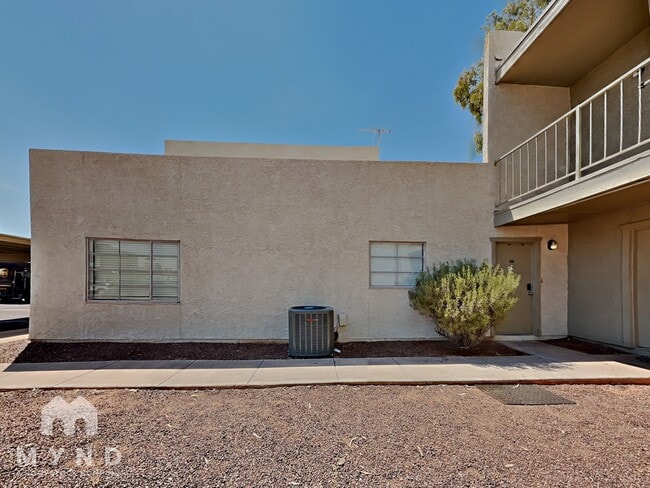 property at 2828 E Tierra Buena Ln