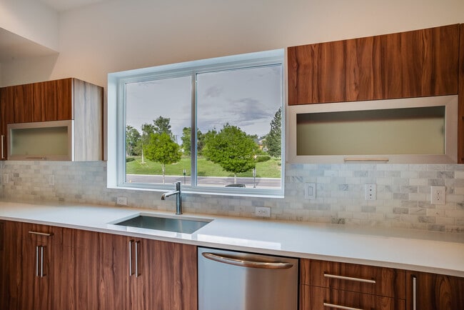 2228 W Powers Ave in Littleton, CO - Building Photo - Building Photo