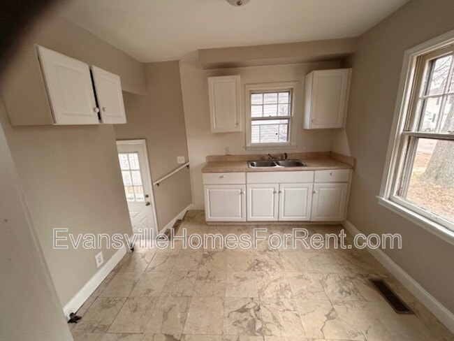 1032 Covert Ave in Evansville, IN - Building Photo - Building Photo