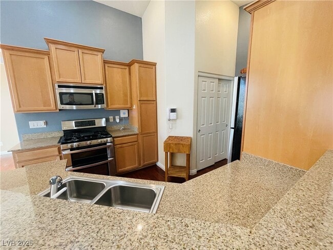 10122 Aspen Rose St in Las Vegas, NV - Building Photo - Building Photo