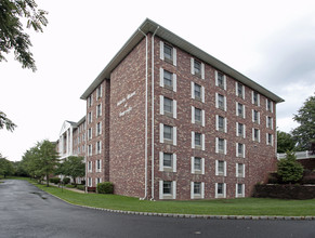 Gillette Manor in South Amboy, NJ - Building Photo - Building Photo