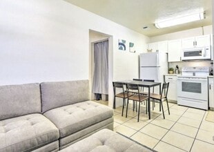 2908 N Orange Ave in Sarasota, FL - Building Photo - Building Photo