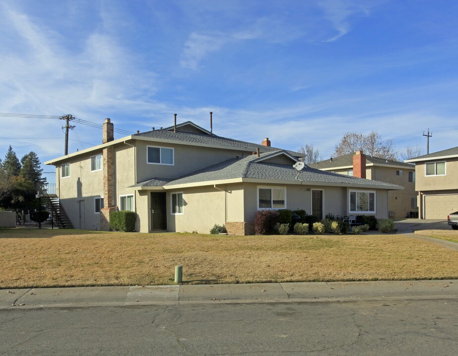 4109 Apostolo Cor in Sacramento, CA - Building Photo