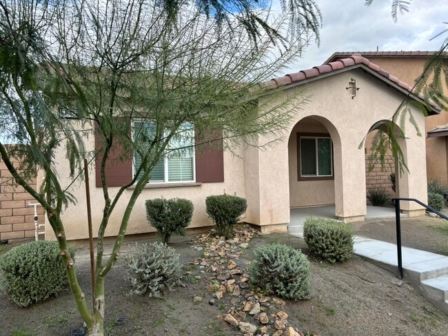 67426 Rio Vista Dr in Cathedral City, CA - Foto de edificio - Building Photo