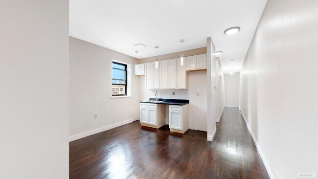 110 W 111th St-Unit -62 in New York, NY - Foto de edificio - Building Photo