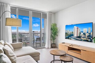 2602 E Hallandale Beach Blvd, Unit SI ID1514035P in Hallandale Beach, FL - Building Photo