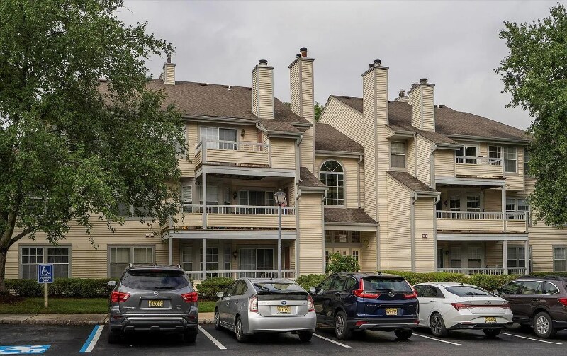 107 Delamere Dr in Princeton, NJ - Building Photo