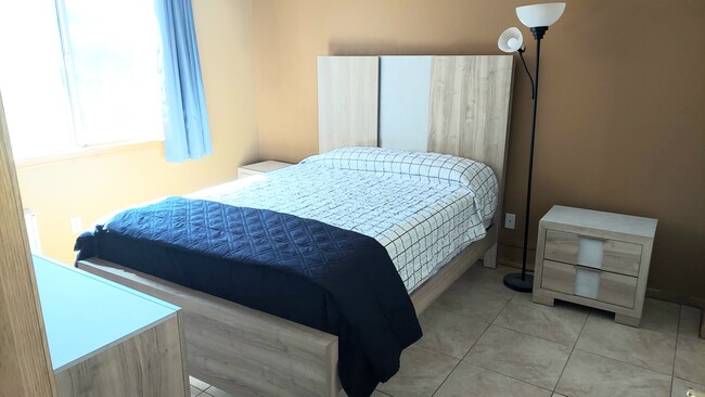 14069 Driftwood Dr in Victorville, CA - Building Photo - Building Photo