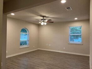 1017-1019 Mullins St in Irving, TX - Building Photo - Building Photo