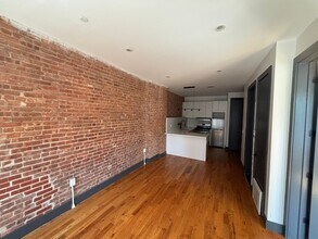 568 Communipaw Ave in Jersey City, NJ - Foto de edificio - Building Photo