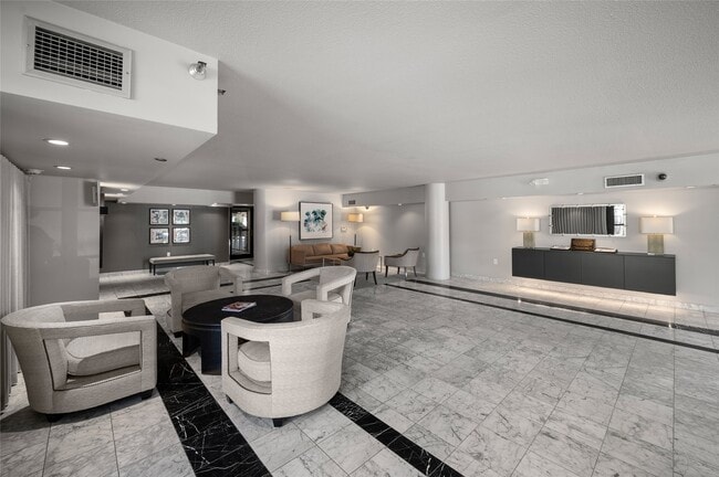 property at 1025 S Shepherd Dr