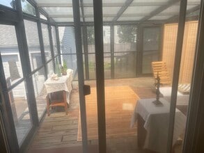 112 Howard St in Fairfield, CT - Foto de edificio - Building Photo