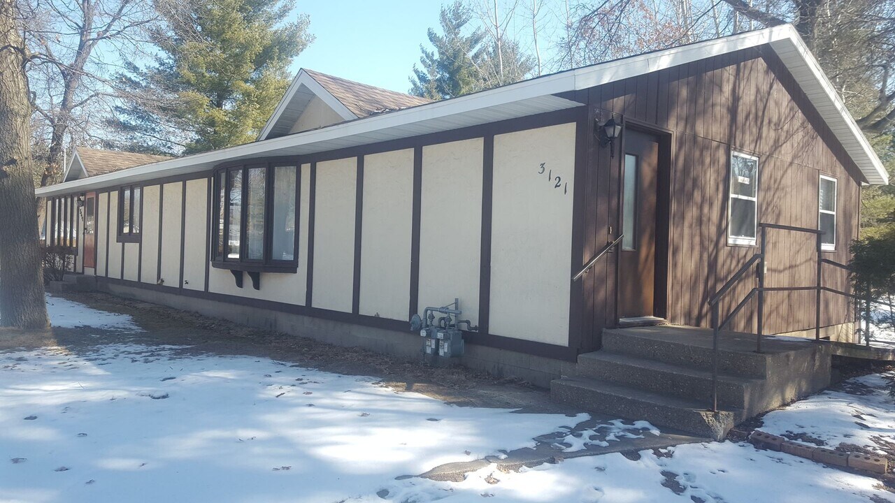 3121 Sampson St in Wisconsin Rapids, WI - Building Photo