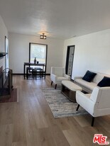 9829 S 7th Ave in Inglewood, CA - Building Photo