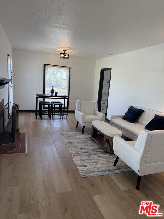 9829 S 7th Ave in Inglewood, CA - Building Photo