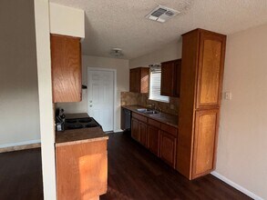 7134 Sun Valley Dr in Corpus Christi, TX - Building Photo - Building Photo