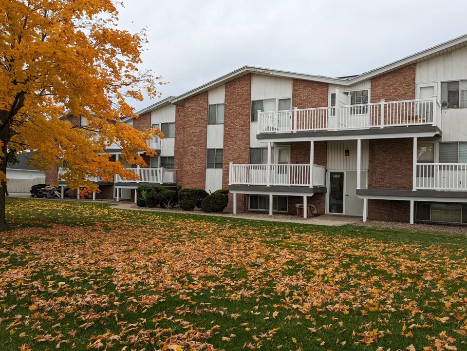 Ransom Court in Grand Island, NY - Building Photo