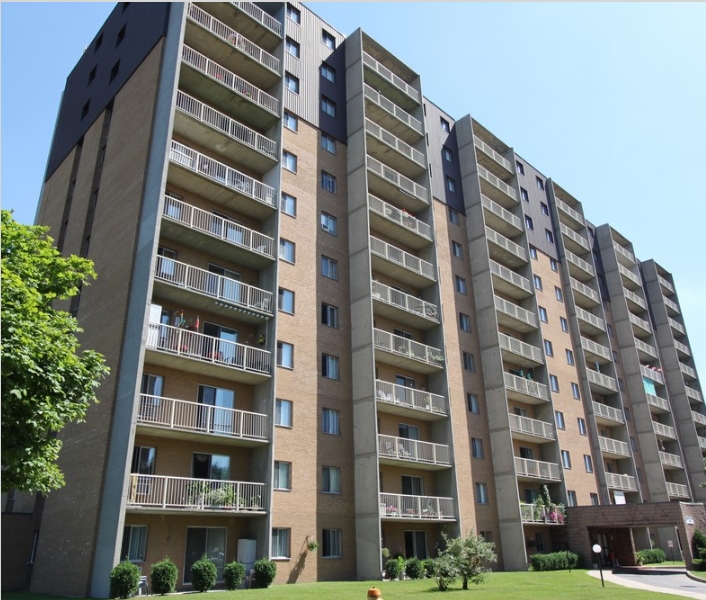 Northgate Towers in Sarnia, ON - Building Photo