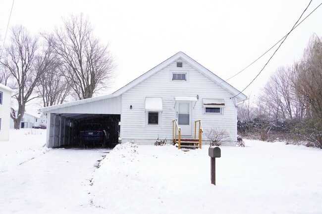 property at 607 E Linton St