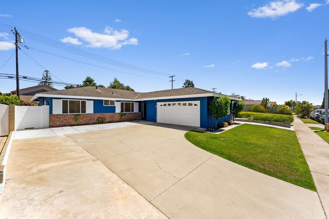 12636 St Mark St in Garden Grove, CA - Building Photo