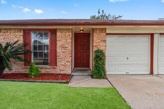 16734 Summer Dew Ln in Houston, TX - Building Photo - Building Photo